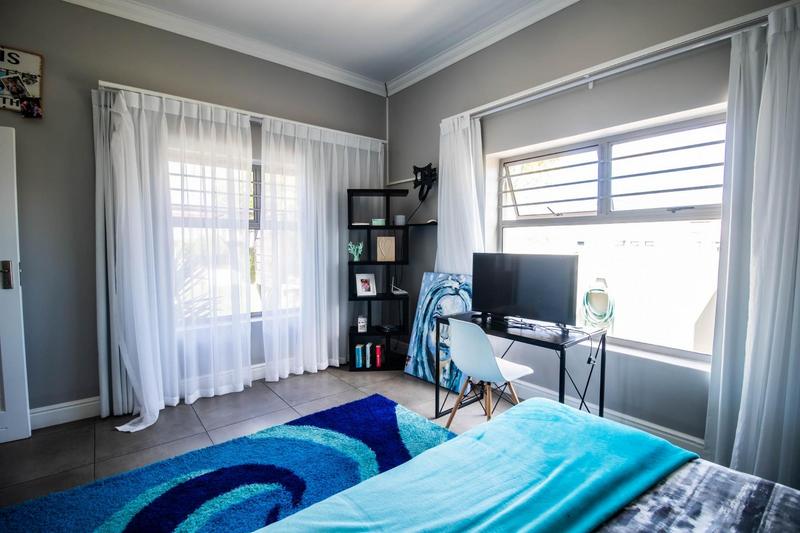 5 Bedroom Property for Sale in Myburgh Park Western Cape